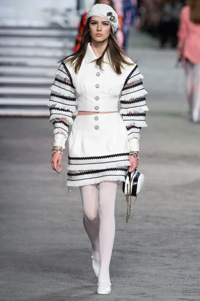 Look 47